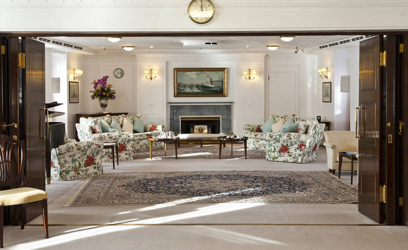 state drawing room royal yacht britannia