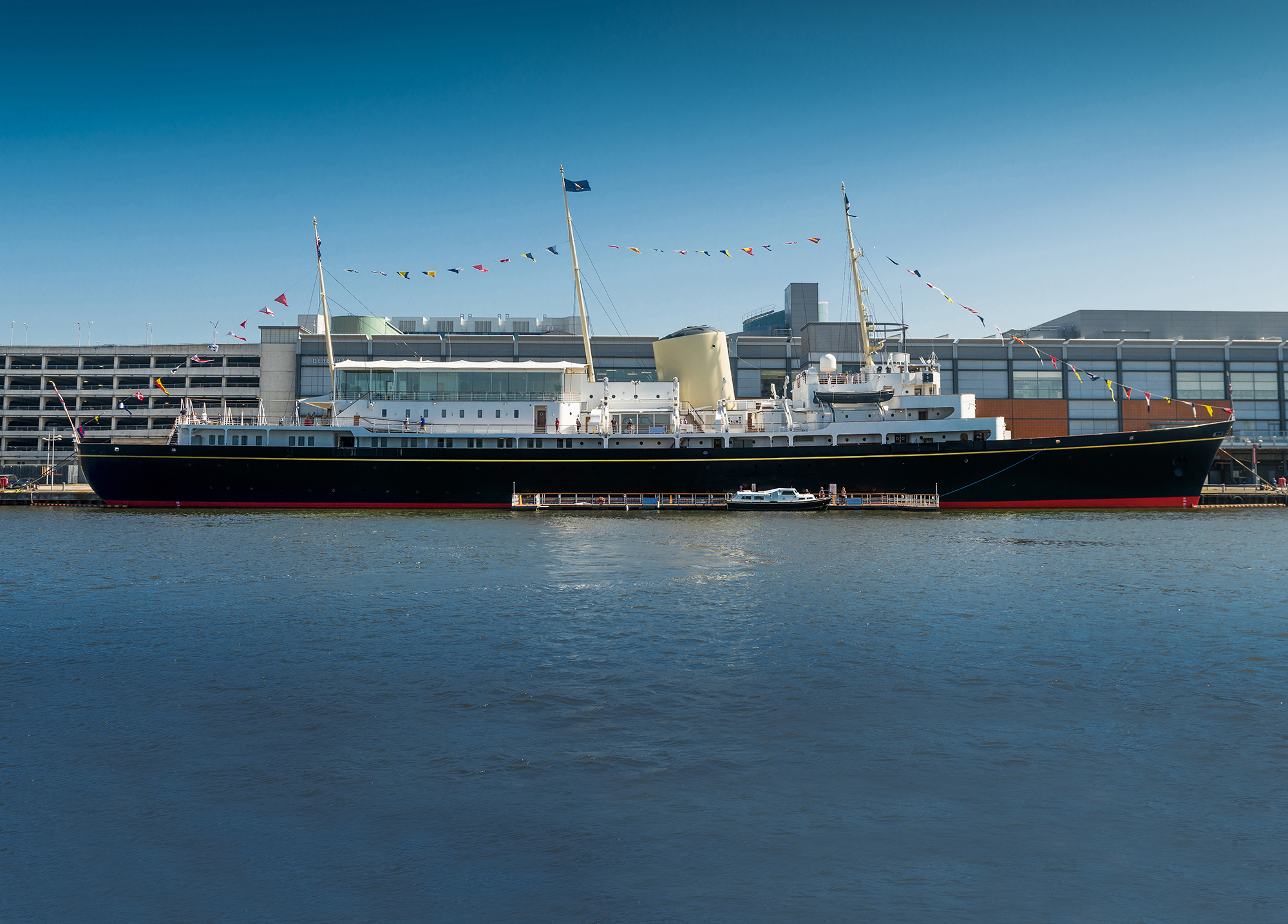 Royal Yacht Britannia - Exteriors 11