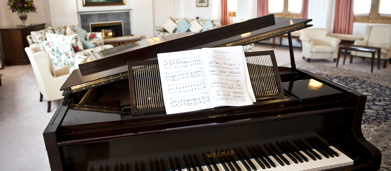 grand piano state drawing room royal yacht britannia
