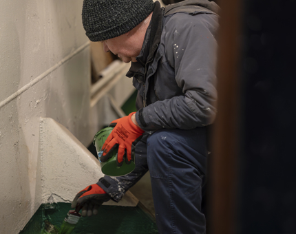 Nigel Painting Stabilizer Compartment Floor.