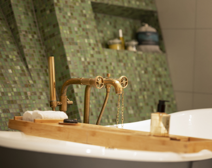 Ornsay cabin's relaxing bath